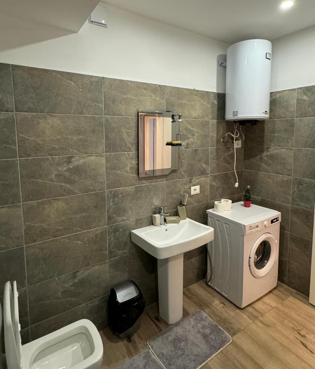 Urban Oasis 2 Appartement Tirana Buitenkant foto